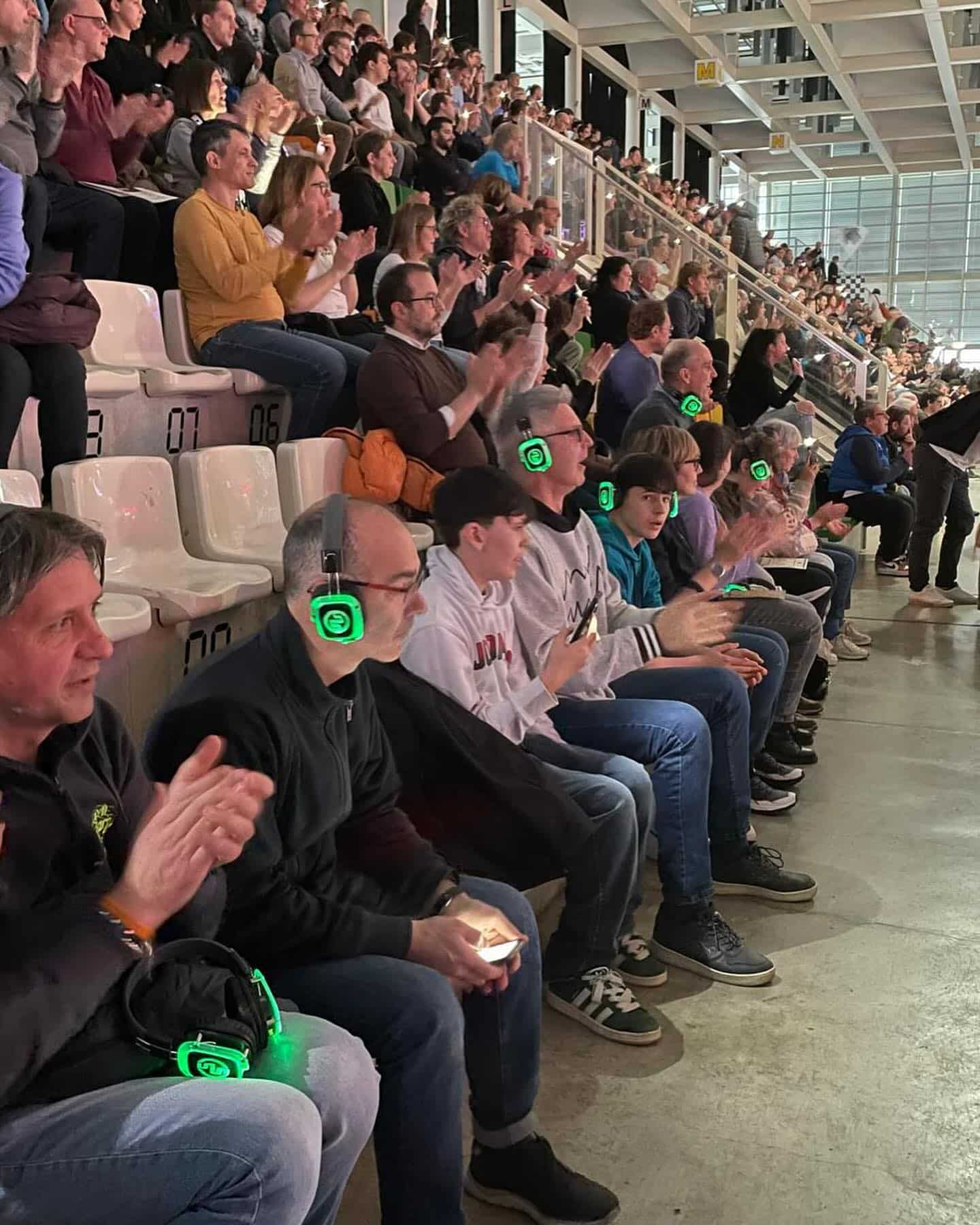 basket-calcio-telecronaca-cuffie-silentsystem Live verslag met draadloze koptelefoons van Silentsystem voor basketbal en voetbal - inclusieproject van A.M.O.